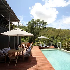 Phoenix 4*, Eumundi Australia